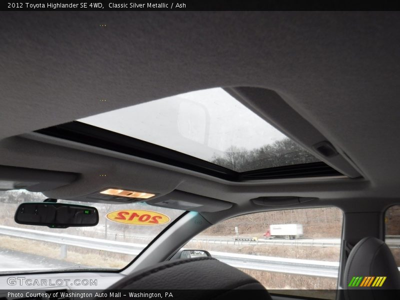 Classic Silver Metallic / Ash 2012 Toyota Highlander SE 4WD