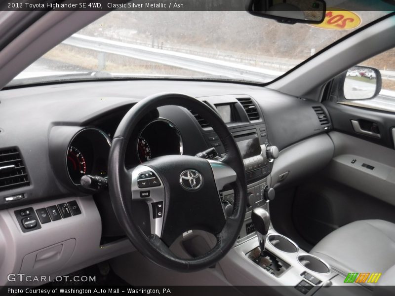 Classic Silver Metallic / Ash 2012 Toyota Highlander SE 4WD