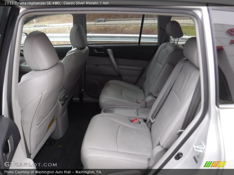 Classic Silver Metallic / Ash 2012 Toyota Highlander SE 4WD