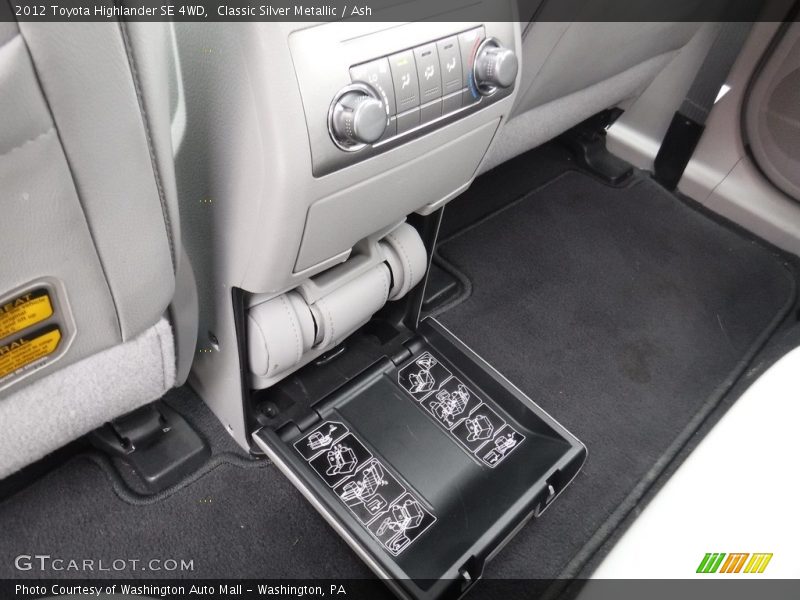 Classic Silver Metallic / Ash 2012 Toyota Highlander SE 4WD