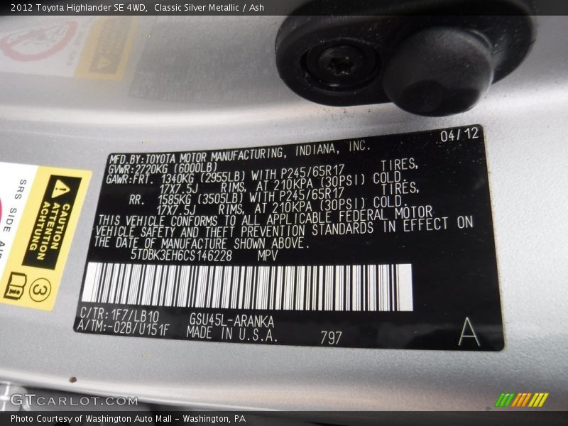 Classic Silver Metallic / Ash 2012 Toyota Highlander SE 4WD