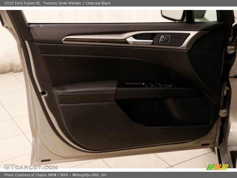 Tectonic Silver Metallic / Charcoal Black 2015 Ford Fusion SE