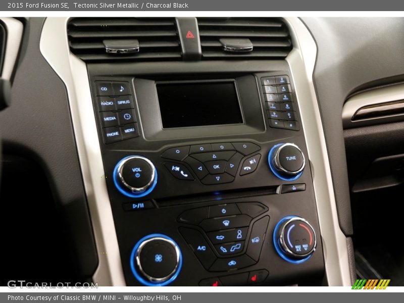 Tectonic Silver Metallic / Charcoal Black 2015 Ford Fusion SE