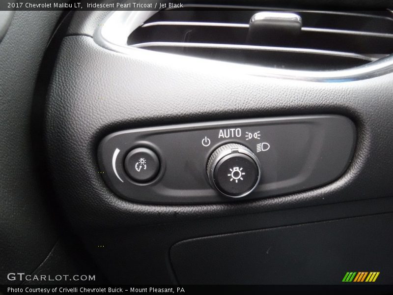 Iridescent Pearl Tricoat / Jet Black 2017 Chevrolet Malibu LT