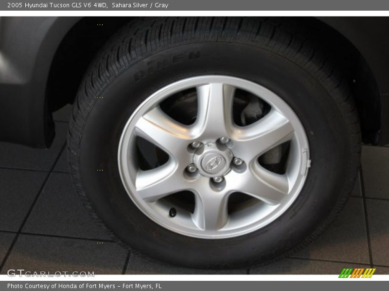Sahara Silver / Gray 2005 Hyundai Tucson GLS V6 4WD