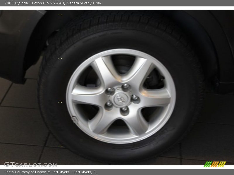 Sahara Silver / Gray 2005 Hyundai Tucson GLS V6 4WD