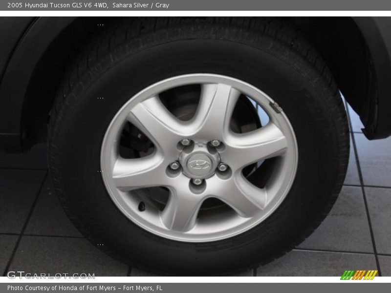Sahara Silver / Gray 2005 Hyundai Tucson GLS V6 4WD