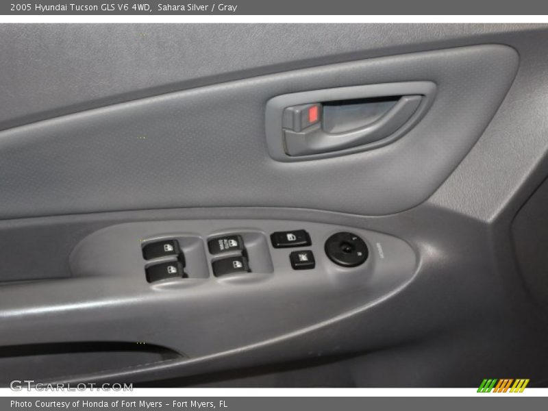 Sahara Silver / Gray 2005 Hyundai Tucson GLS V6 4WD