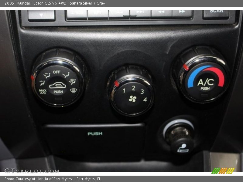 Sahara Silver / Gray 2005 Hyundai Tucson GLS V6 4WD