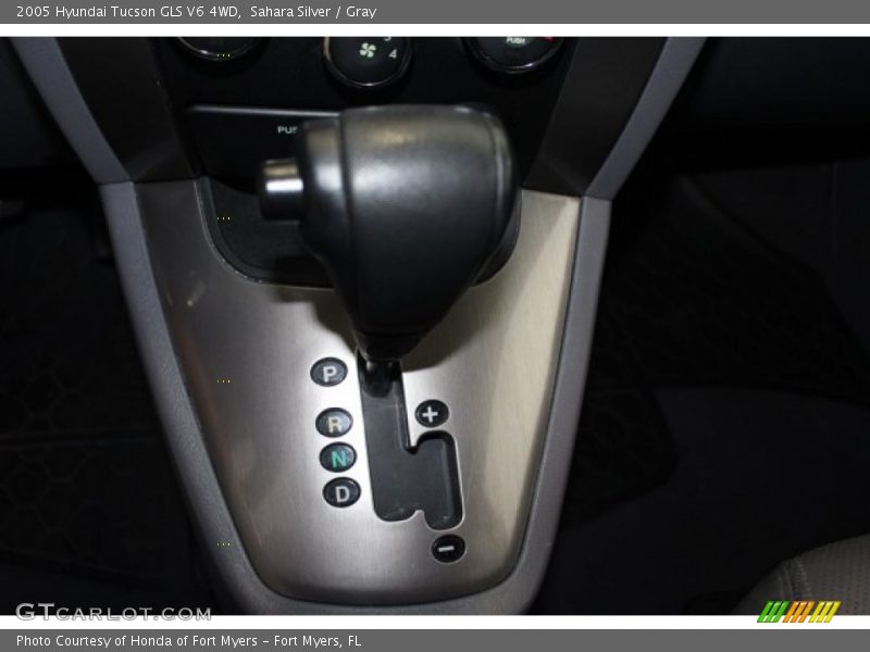 Sahara Silver / Gray 2005 Hyundai Tucson GLS V6 4WD