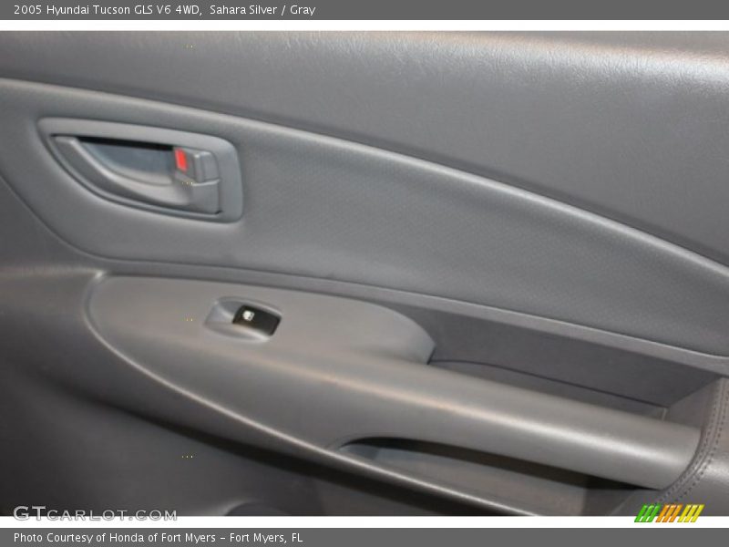 Sahara Silver / Gray 2005 Hyundai Tucson GLS V6 4WD
