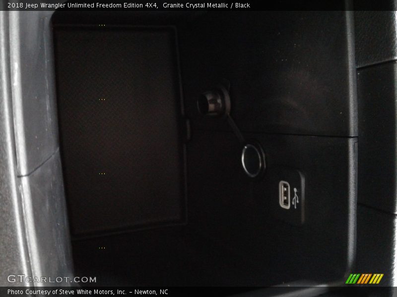 Granite Crystal Metallic / Black 2018 Jeep Wrangler Unlimited Freedom Edition 4X4