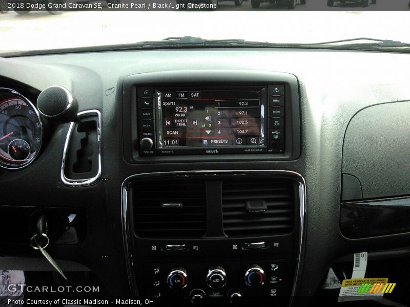 Granite Pearl / Black/Light Graystone 2018 Dodge Grand Caravan SE