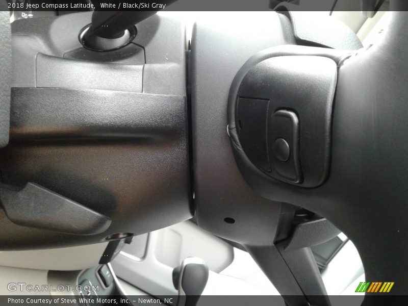 White / Black/Ski Gray 2018 Jeep Compass Latitude