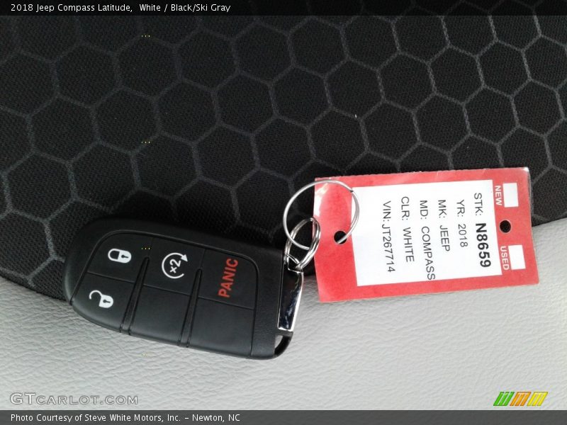 White / Black/Ski Gray 2018 Jeep Compass Latitude