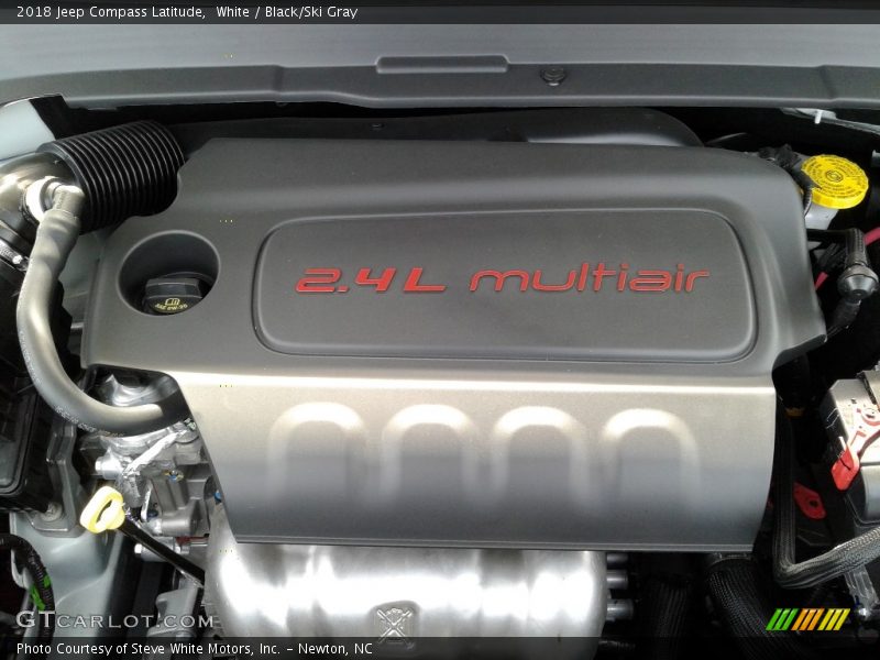 White / Black/Ski Gray 2018 Jeep Compass Latitude