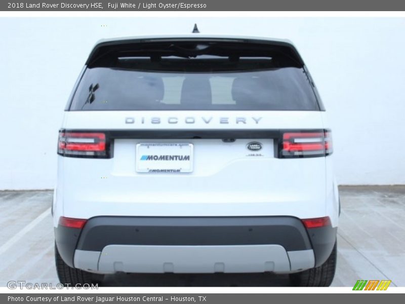 Fuji White / Light Oyster/Espresso 2018 Land Rover Discovery HSE