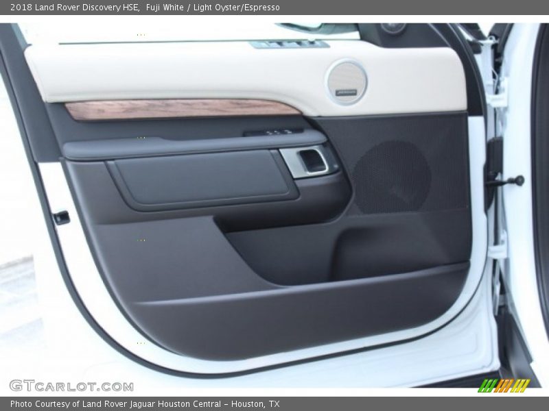 Fuji White / Light Oyster/Espresso 2018 Land Rover Discovery HSE