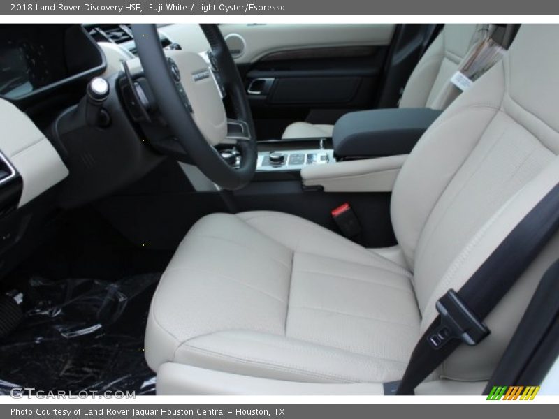 Fuji White / Light Oyster/Espresso 2018 Land Rover Discovery HSE
