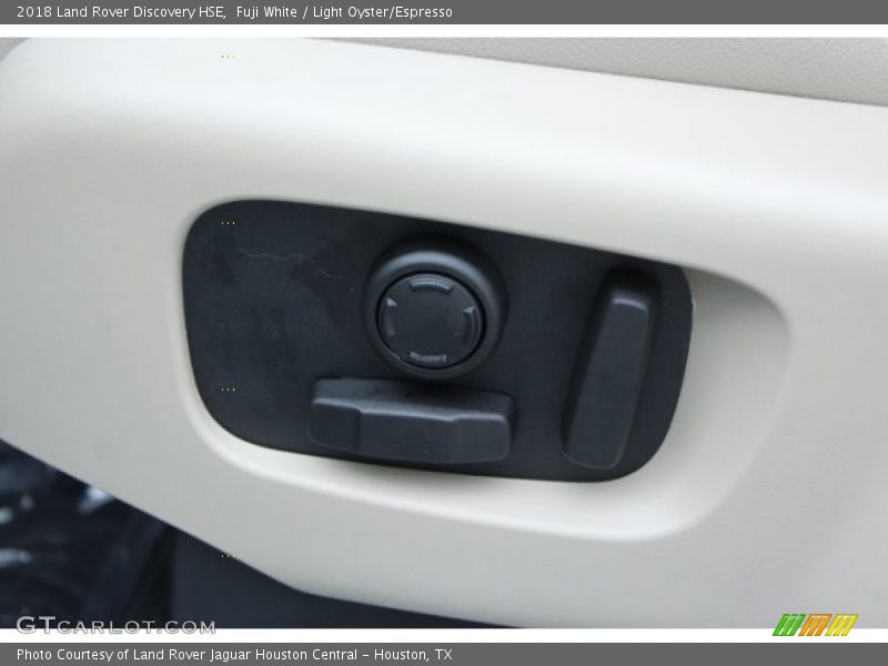 Fuji White / Light Oyster/Espresso 2018 Land Rover Discovery HSE
