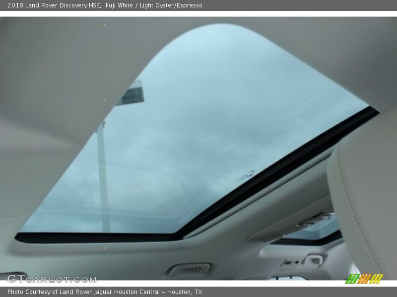 Fuji White / Light Oyster/Espresso 2018 Land Rover Discovery HSE
