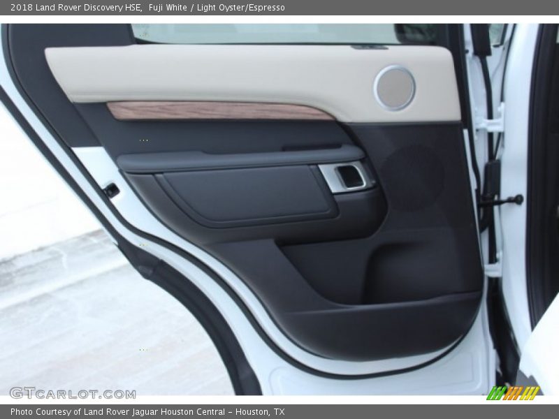 Fuji White / Light Oyster/Espresso 2018 Land Rover Discovery HSE