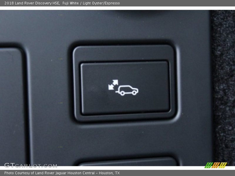 Fuji White / Light Oyster/Espresso 2018 Land Rover Discovery HSE