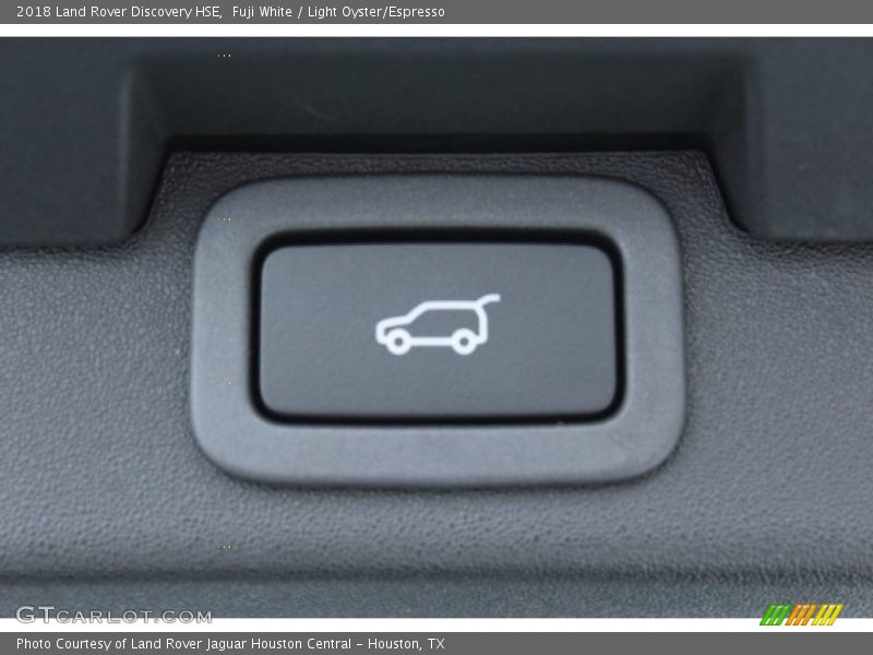 Fuji White / Light Oyster/Espresso 2018 Land Rover Discovery HSE