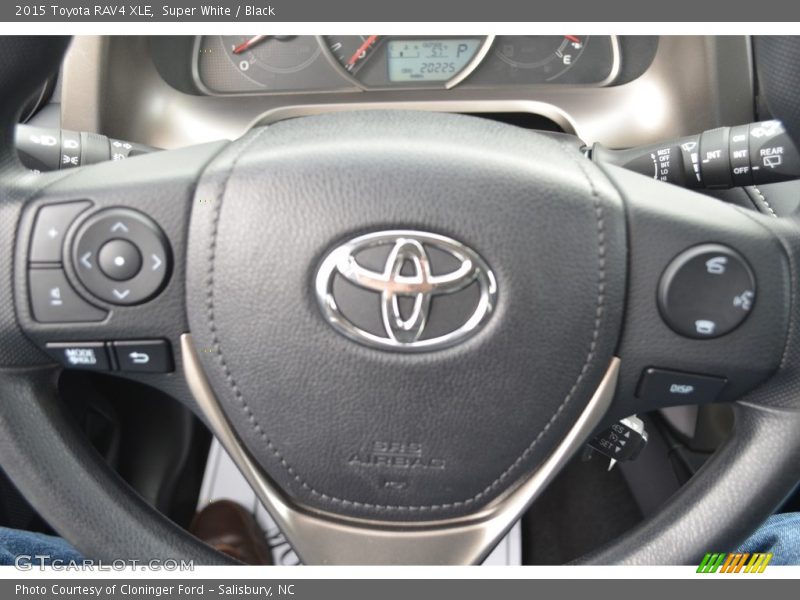 Super White / Black 2015 Toyota RAV4 XLE