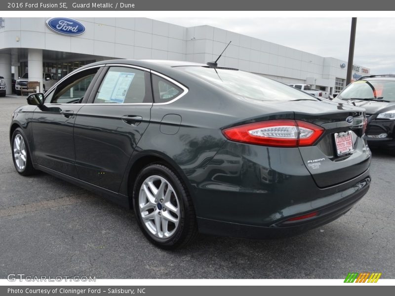 Guard Metallic / Dune 2016 Ford Fusion SE
