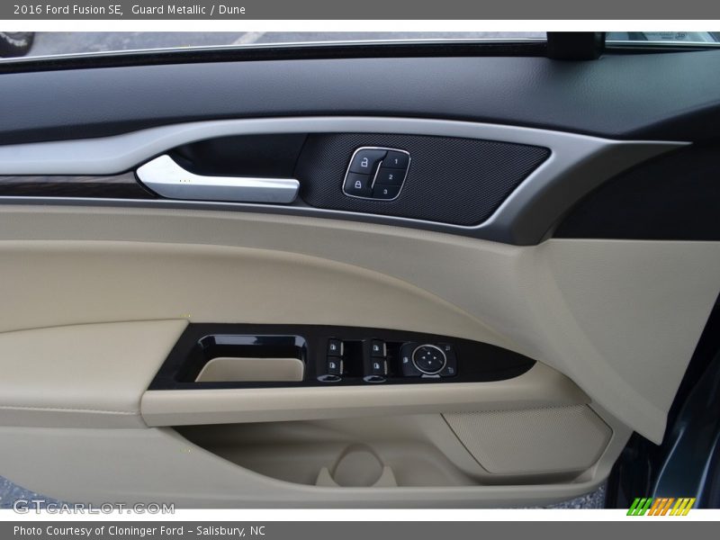 Guard Metallic / Dune 2016 Ford Fusion SE