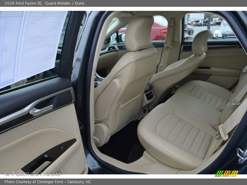 Guard Metallic / Dune 2016 Ford Fusion SE
