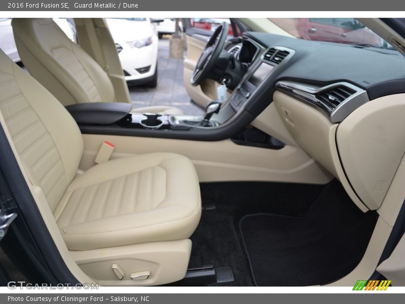Guard Metallic / Dune 2016 Ford Fusion SE