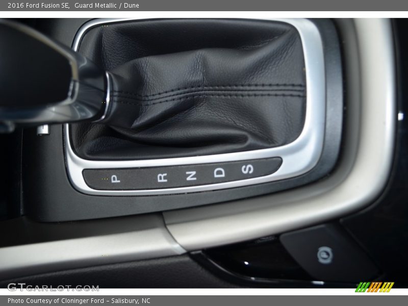 Guard Metallic / Dune 2016 Ford Fusion SE