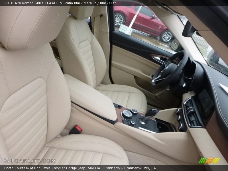 Vulcano Black Metallic / Black/Tan 2018 Alfa Romeo Giulia Ti AWD