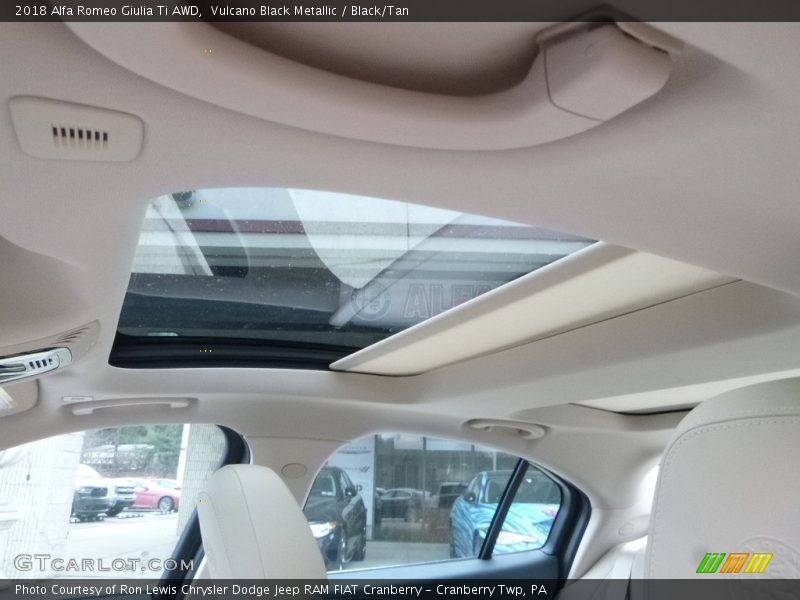 Vulcano Black Metallic / Black/Tan 2018 Alfa Romeo Giulia Ti AWD