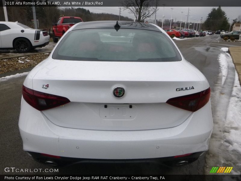 Alfa White / Black/Red 2018 Alfa Romeo Giulia Ti AWD