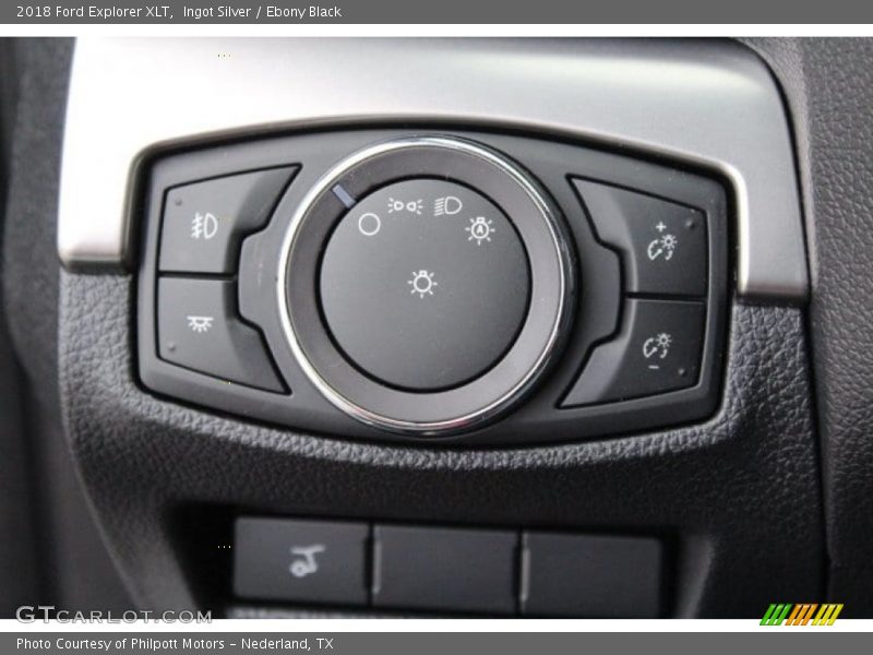 Ingot Silver / Ebony Black 2018 Ford Explorer XLT