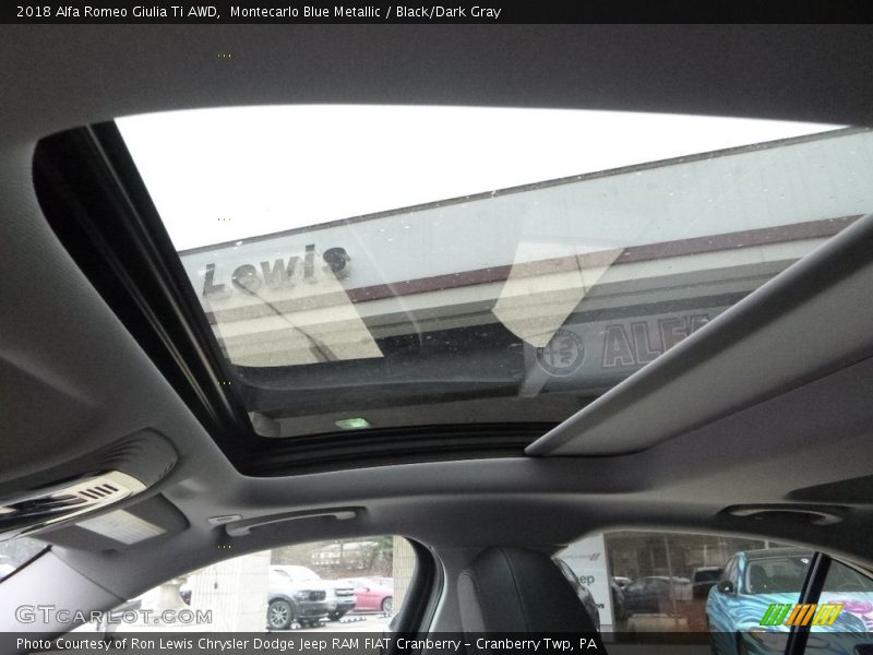 Montecarlo Blue Metallic / Black/Dark Gray 2018 Alfa Romeo Giulia Ti AWD
