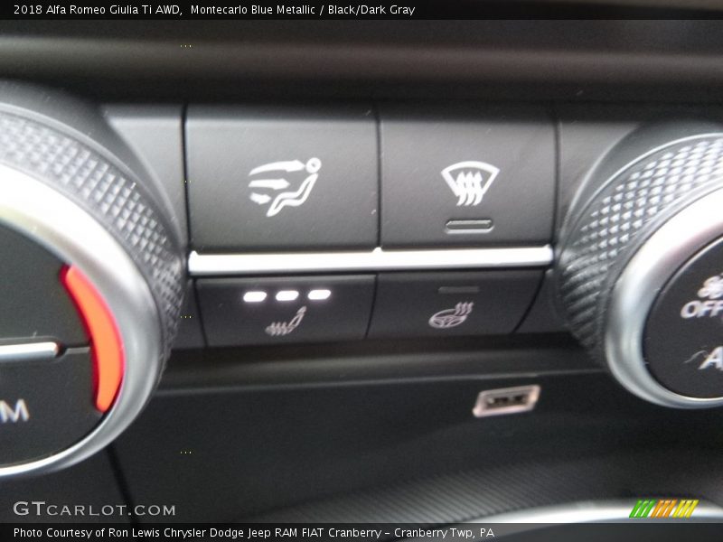 Montecarlo Blue Metallic / Black/Dark Gray 2018 Alfa Romeo Giulia Ti AWD