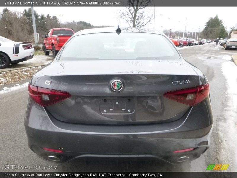 Vesuvio Gray Metallic / Black/Red 2018 Alfa Romeo Giulia Ti AWD