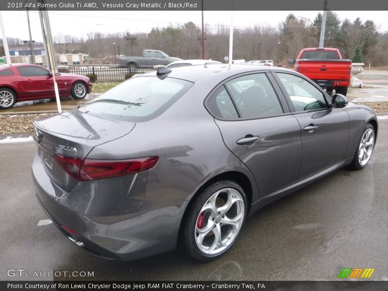 Vesuvio Gray Metallic / Black/Red 2018 Alfa Romeo Giulia Ti AWD