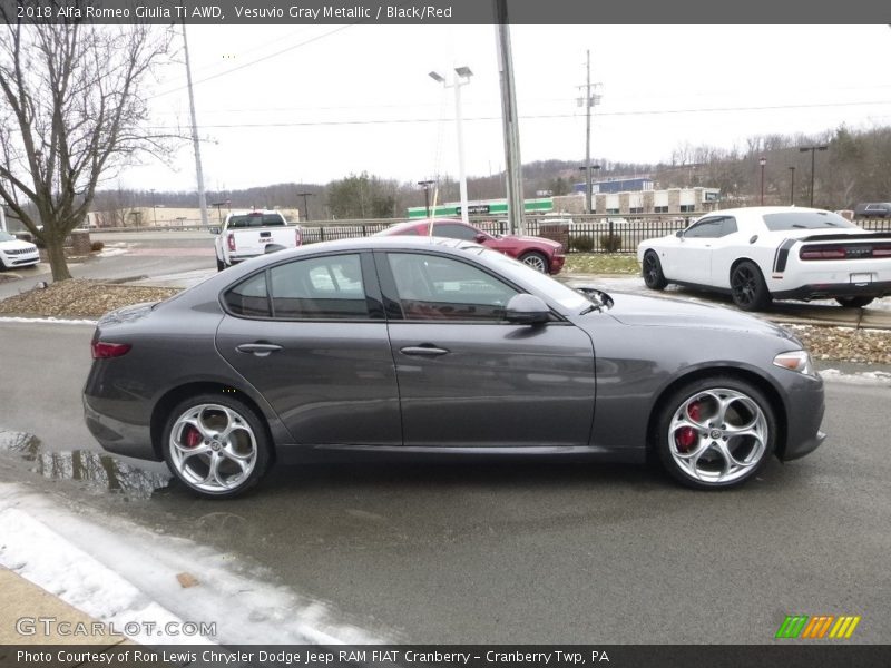 Vesuvio Gray Metallic / Black/Red 2018 Alfa Romeo Giulia Ti AWD