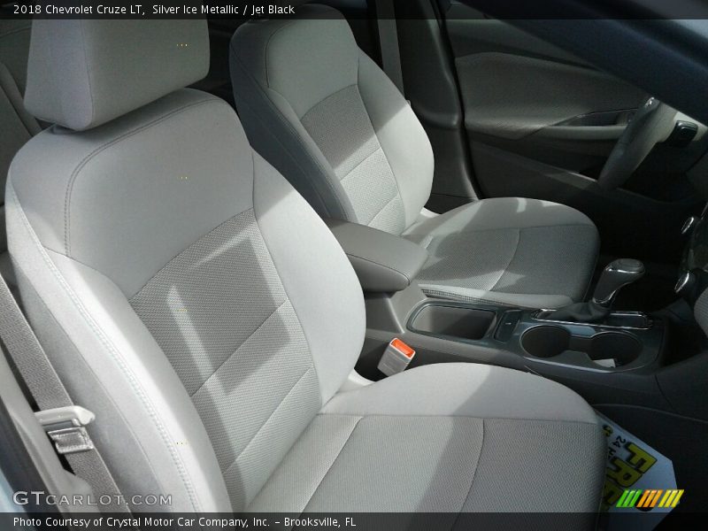 Silver Ice Metallic / Jet Black 2018 Chevrolet Cruze LT