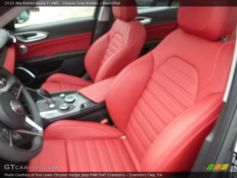 Vesuvio Gray Metallic / Black/Red 2018 Alfa Romeo Giulia Ti AWD