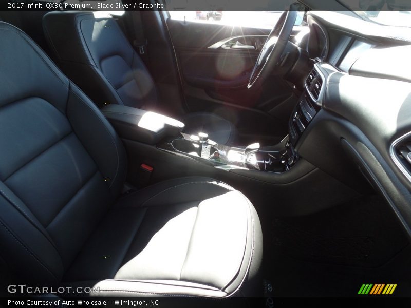 Blade Silver / Graphite 2017 Infiniti QX30 Premium