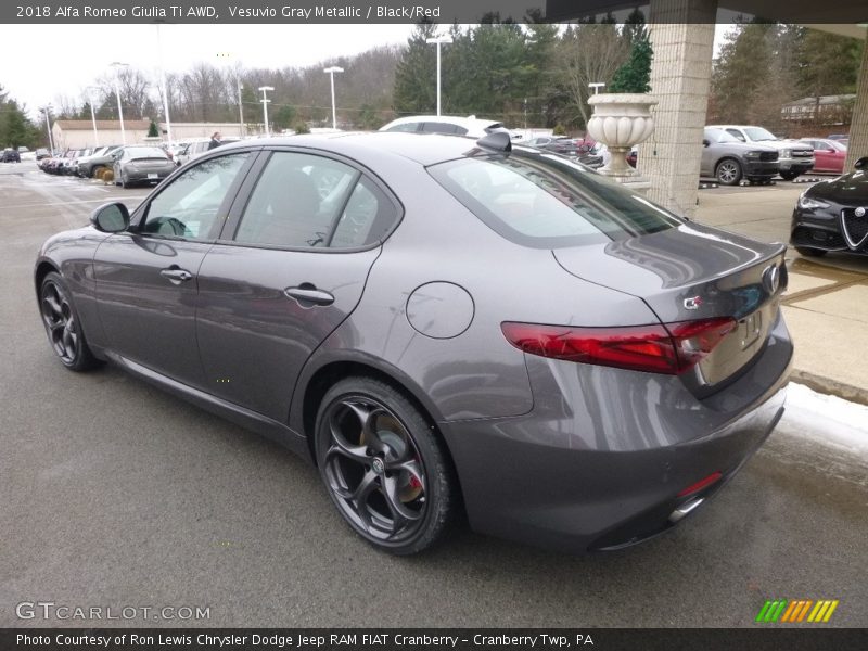 Vesuvio Gray Metallic / Black/Red 2018 Alfa Romeo Giulia Ti AWD