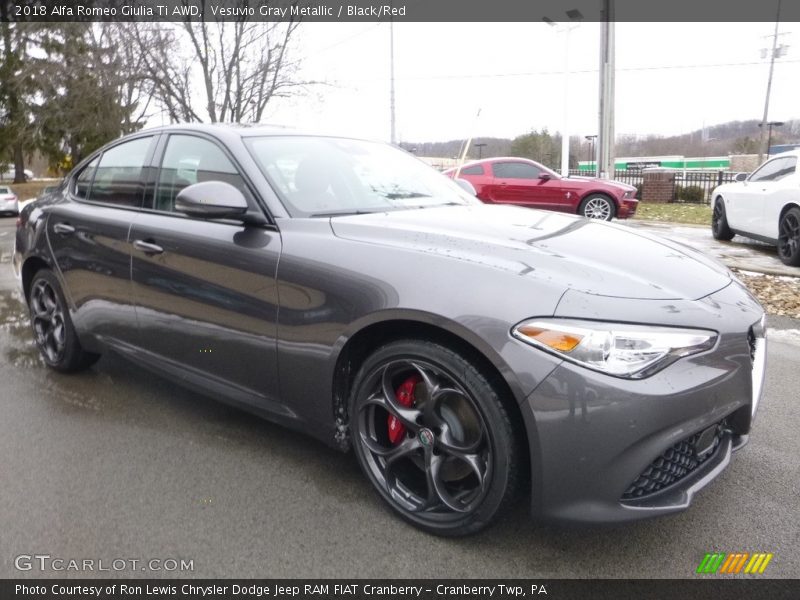 Vesuvio Gray Metallic / Black/Red 2018 Alfa Romeo Giulia Ti AWD