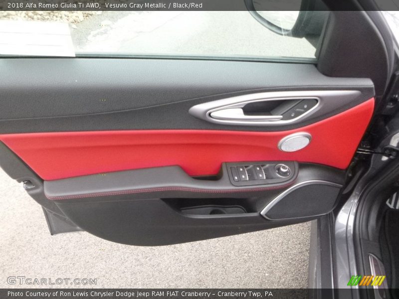 Vesuvio Gray Metallic / Black/Red 2018 Alfa Romeo Giulia Ti AWD