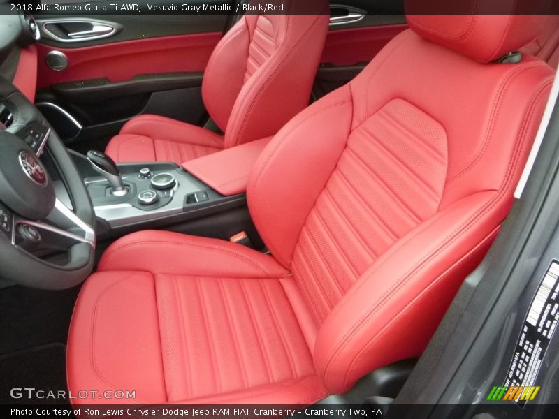 Vesuvio Gray Metallic / Black/Red 2018 Alfa Romeo Giulia Ti AWD